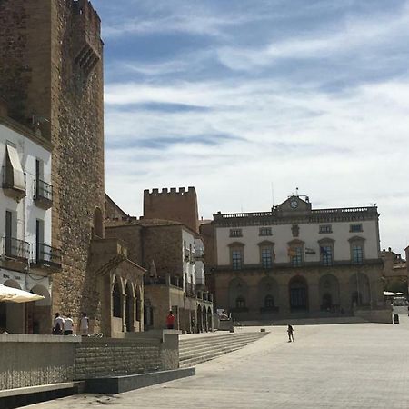 Apartamentos Turisticos Domus Seleqtia Plaza Mayor Caces المظهر الخارجي الصورة