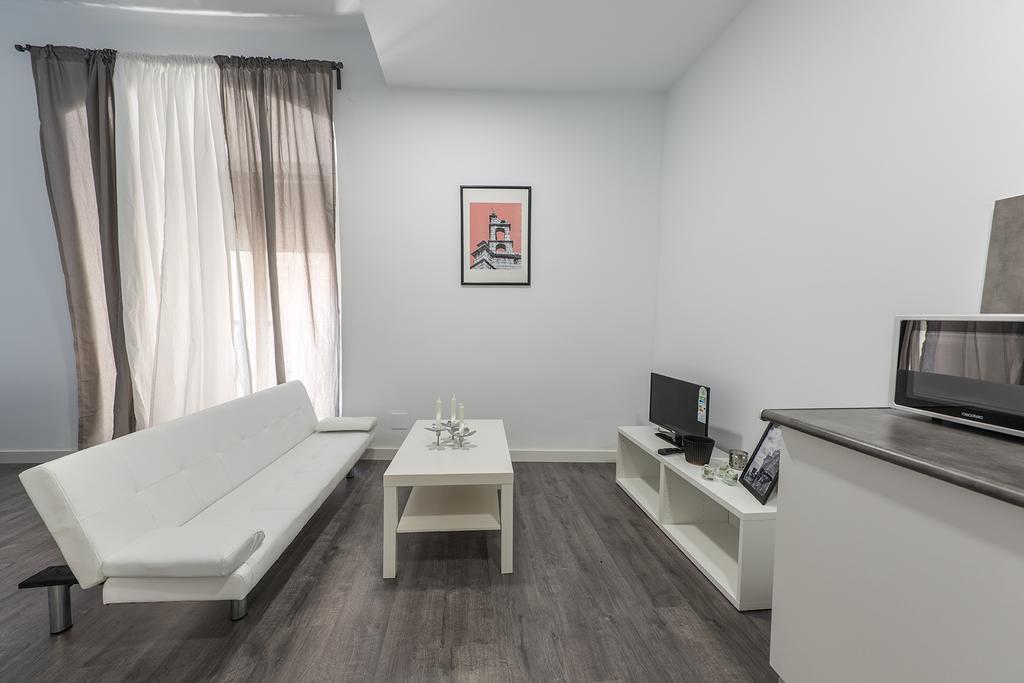 Apartamentos Turisticos Domus Seleqtia Plaza Mayor Caces المظهر الخارجي الصورة